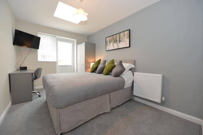 Superb Professional Shared House Close to Hospital Main Photo