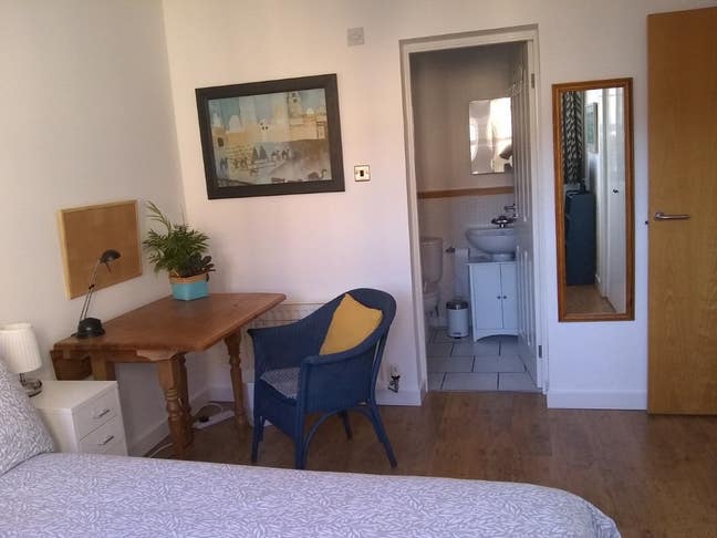 Double en-suite  with parking in Canonmills Main Photo