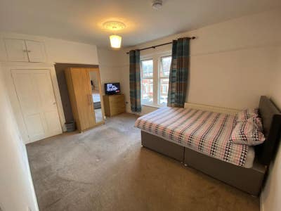 *Avail Mar 2026*-off-Suite Avai-Professional House Main Photo