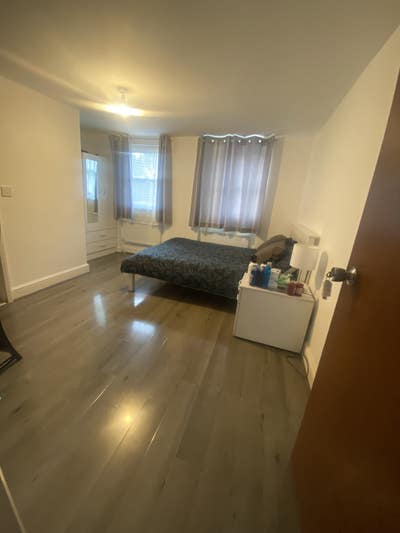 En-Suit DBL Lovely Room@E1 4UN/Whitechapel/Stepney Main Photo