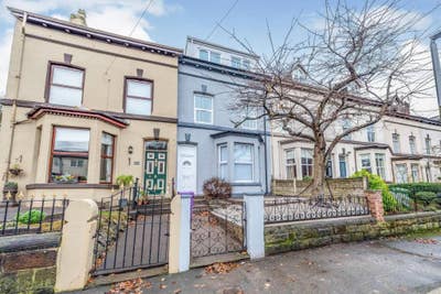 *En-Suite Room Just Become Available* *L13 Area* Main Photo