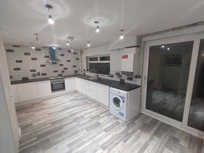 Females house Hatfield newly refurbished Inc bills Main Photo