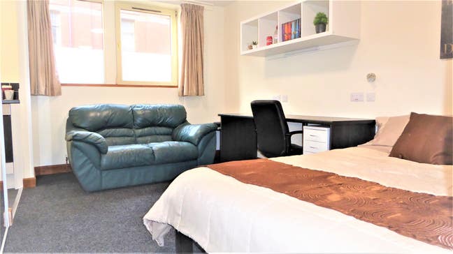Spacious Student Studio Apartment Main Photo
