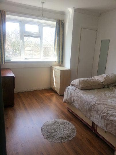  DB RoomFlatshare BILLS INC 72MBps wifi Main Photo