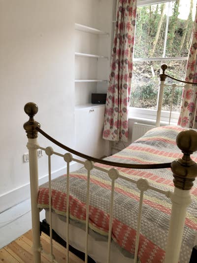 Single Room Central Guildford Main Photo