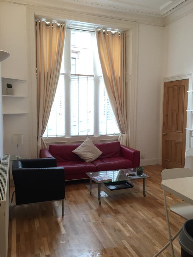 2 double bedroom + living room whole flat West End Main Photo