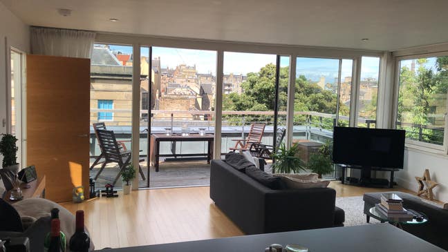 Two level luxury penthouse with hot tub Main Photo