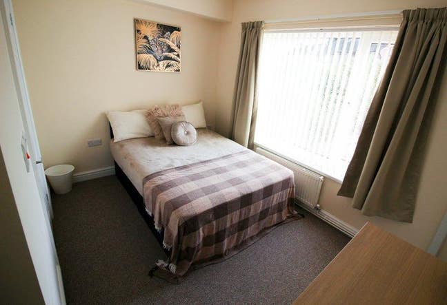 Last En-Suite Room Available in Thorne!! Main Photo