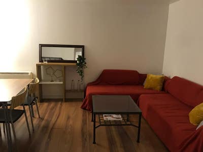 Greenwich: 2 bed  south facing balcony  Main Photo