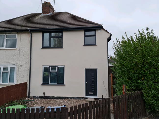  Studio Room En-suite/Kitchenette Main Photo