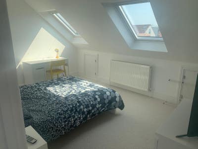 Large double with ensuite, available end Sept Main Photo