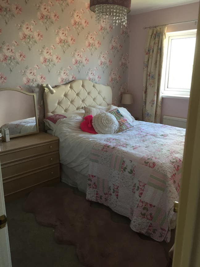 Large double room  Main Photo