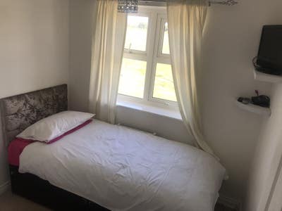 Double Furnished Room Main Photo