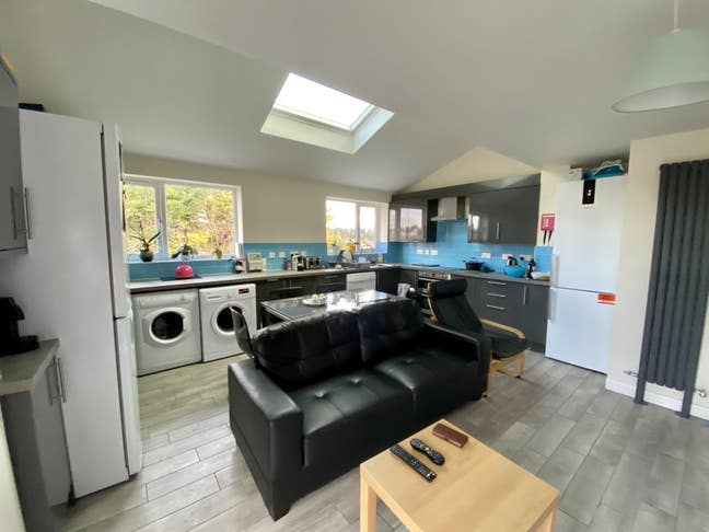 Beautiful Rooms - Buchanan Drive Main Photo