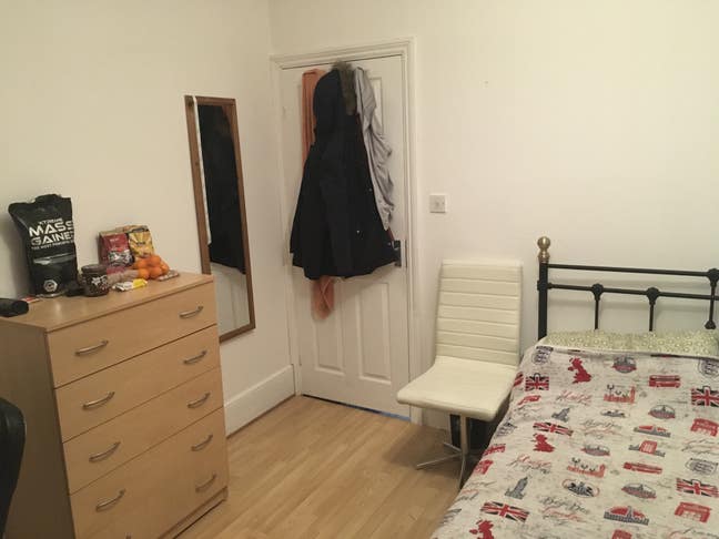 Nice double room to let in Cricklewood Main Photo