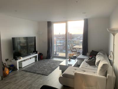 *Massive Room in Acton (W3) All bills included!* Main Photo
