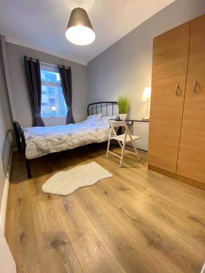 ✨ Bills Included I Westferry DLR I Limehouse DLR Main Photo