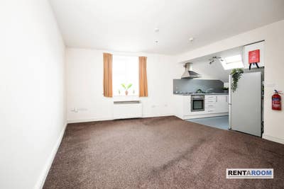 One bed flat in Stockingford. Universal Credit acc Main Photo