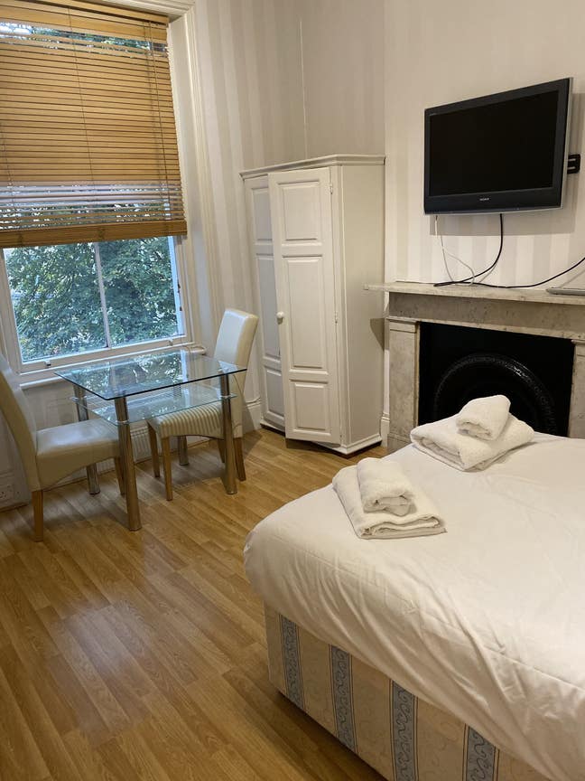 Self-Contained-large sinle studio West Kensington Main Photo