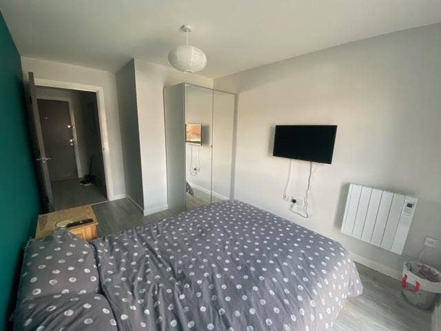 **Mon - Fri Only* Double Room in Borehamwood (WD6) Main Photo