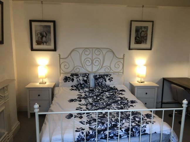 Large Furnished room in shared Victorian House Main Photo
