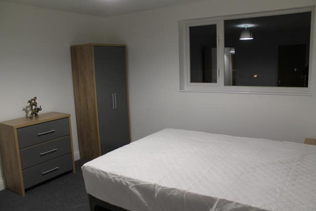 Double Room Available  Main Photo