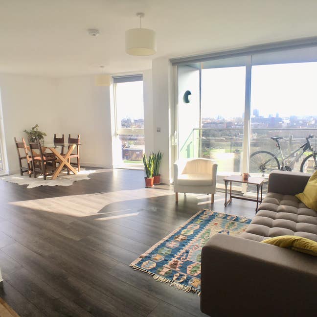 Beautiful 2BD/Best Views-Location Main Photo