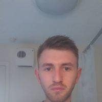 Tom aged 30 looking for a quiet clean house  Main Photo