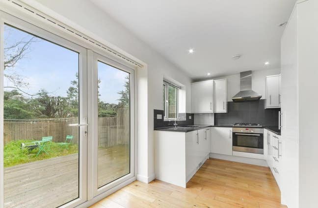 New Double Bedroom in Southfield-Beautiful  Main Photo