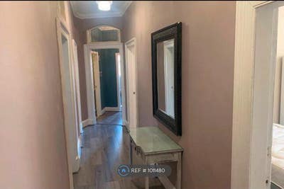 3 bedrooms available. Main Photo