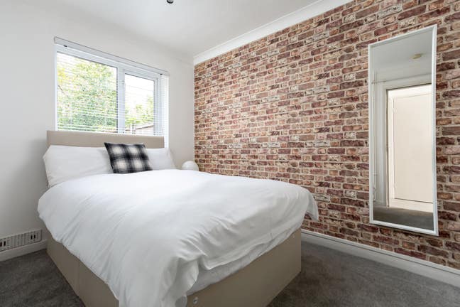 Fantastic Doubles In Town Centre House  Main Photo