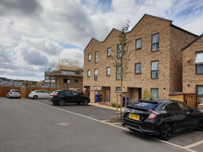 Double Room-Studio for Vegtrn Harrow-Transport Nrb Main Photo
