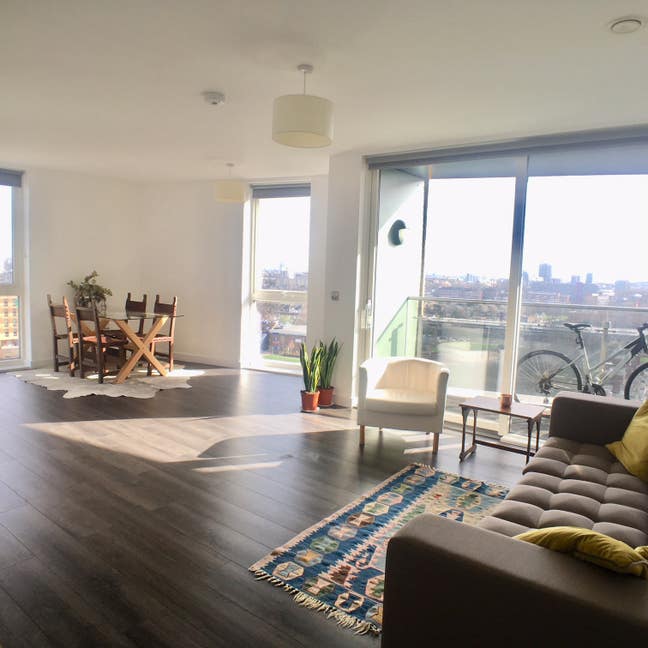 Ensuitebedroom in Lovely Flat. Amazing Views!!!   Main Photo