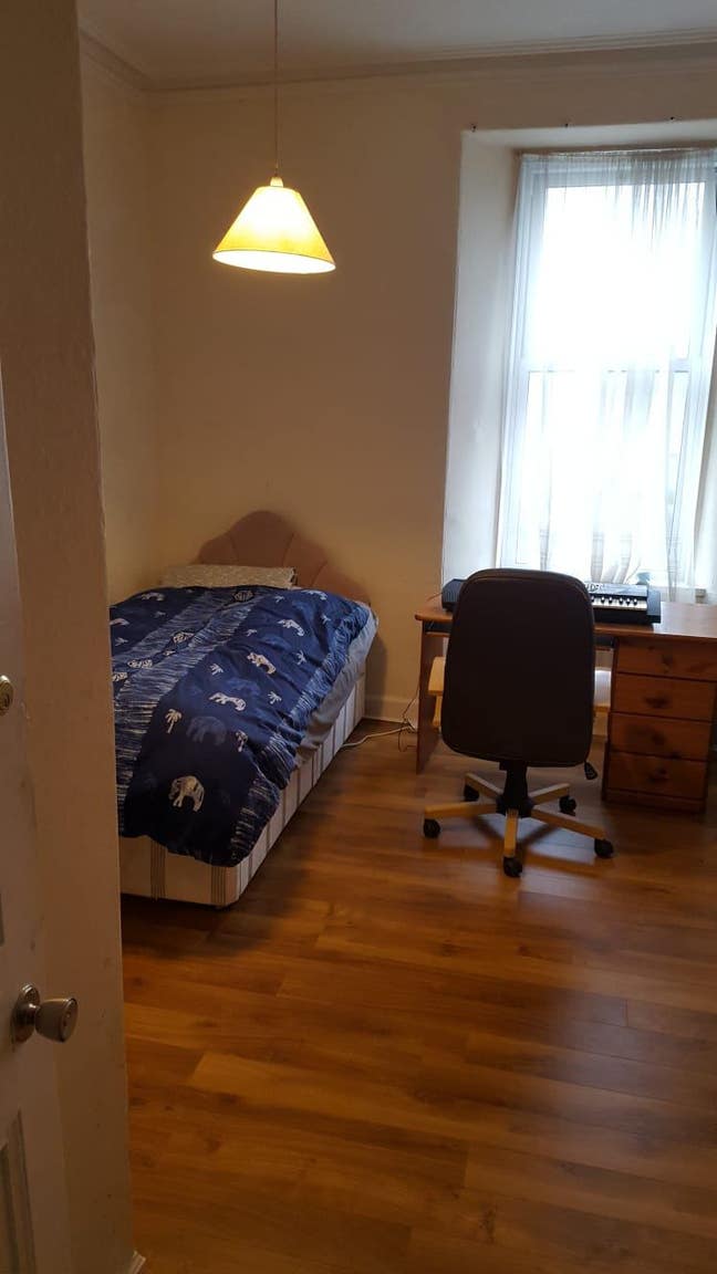 Large single room near Meadowbank Main Photo