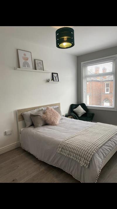 Double Room. All bills inc! GIRLS ONLY Main Photo