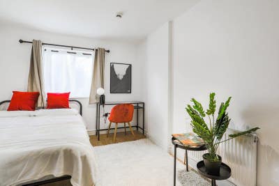En Suite Room &pound;950 Pcm South Woodford Main Photo