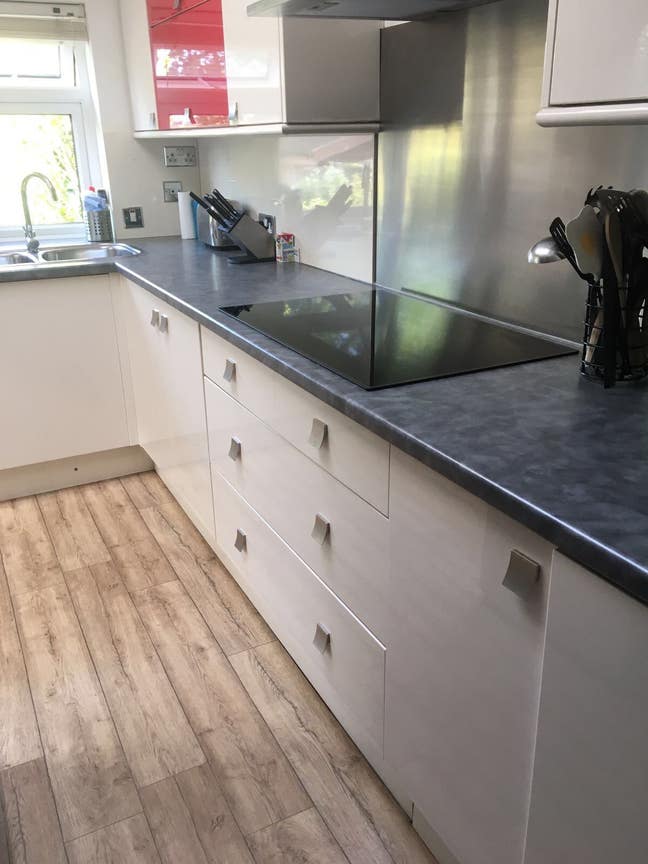 Double ensuite room - close to Feltham centre Main Photo