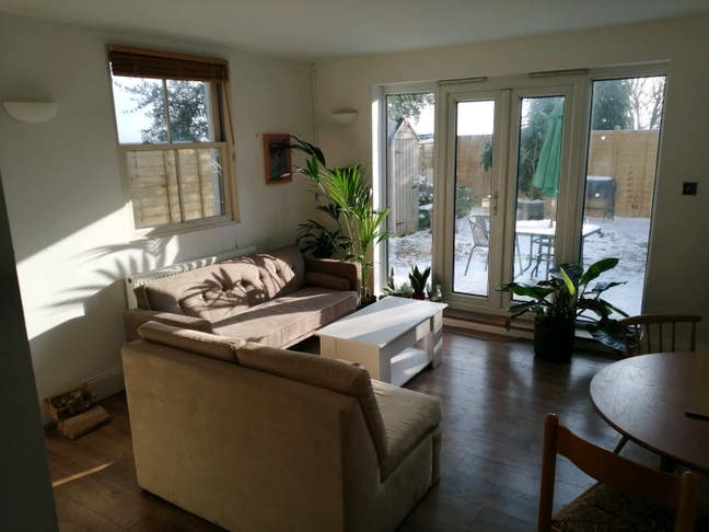 1 double bedroom & en suite shower wc room in flat Main Photo