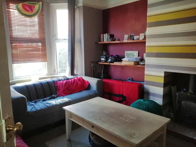 Large Double Bedroom in shared house Main Photo