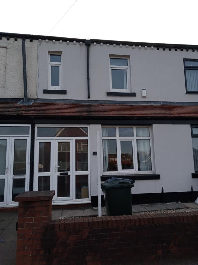 Lovely modern 4 Bedroom house Main Photo