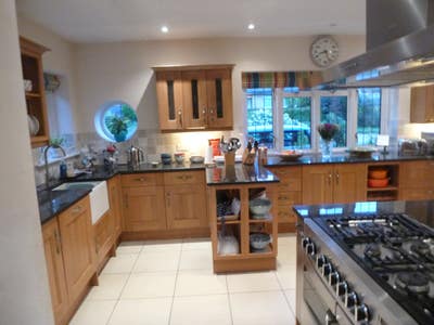 Lovely room available near Woking Park, very quiet Main Photo