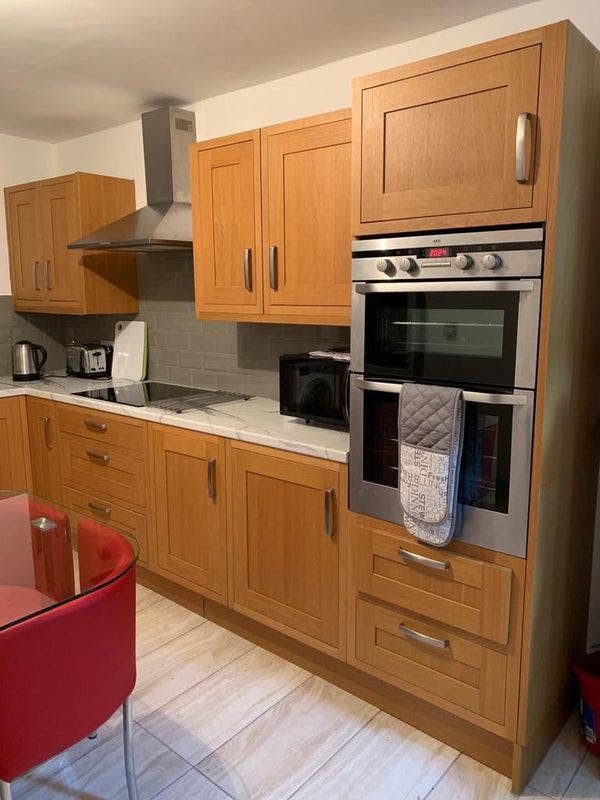 Room Available for Professional- Close to Aintree Main Photo