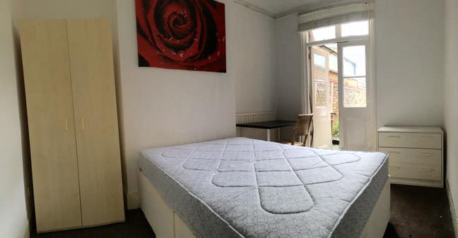West Hampstead |Lovely House|Living Room & Garden Main Photo