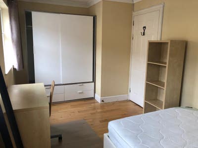Ensuite Double Rooms Available Canary Wharf Main Photo