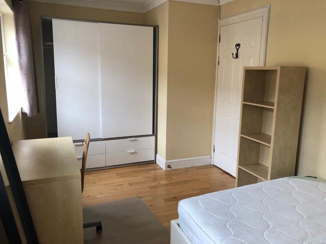 Ensuite Double Rooms Available Canary Wharf Main Photo