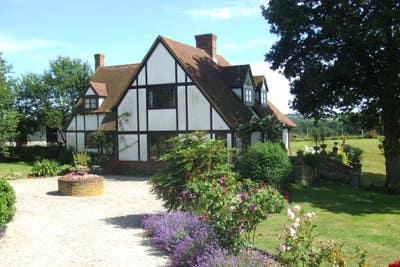 Newly refurbished room Main Photo