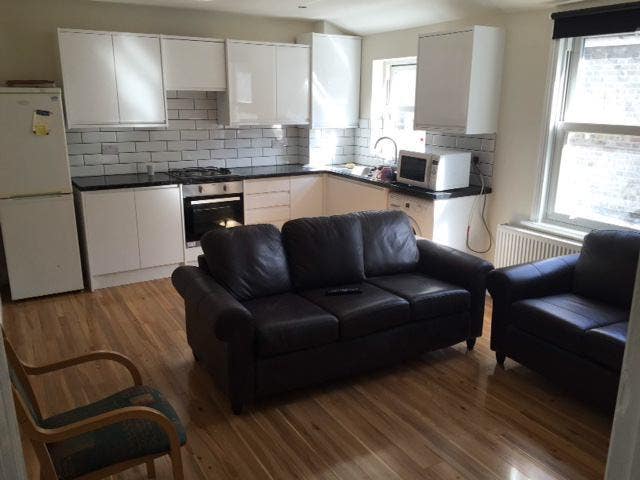 Lovely Single Room W12 FlatShare  Incl BILLS Main Photo