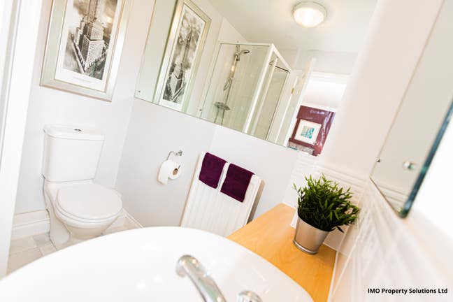 Double Room, Bills Inc. — Parking & Wi-Fi Main Photo