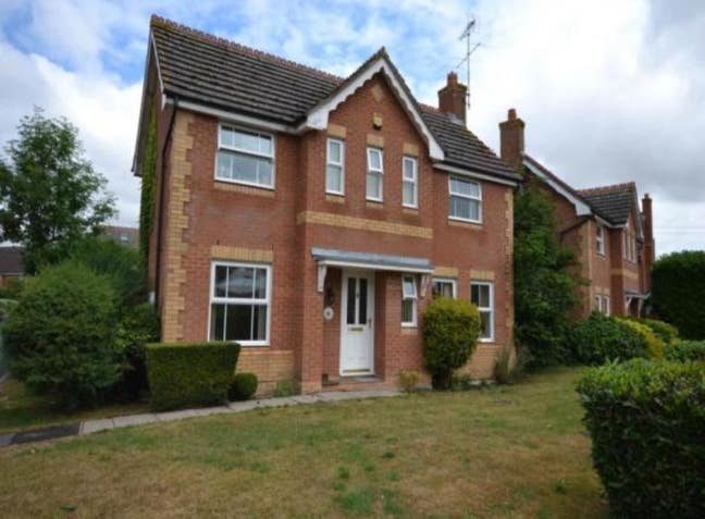 Attractive large double and a single room  Main Photo