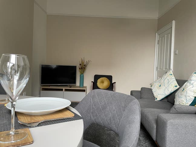 1 room in  Luxury House Share superb location Main Photo